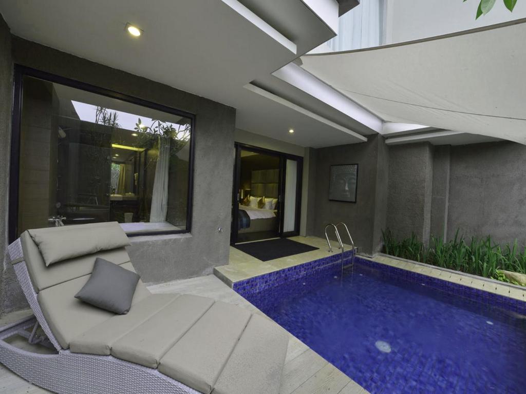 Amaroossa Suite Bali Pool Suite 2