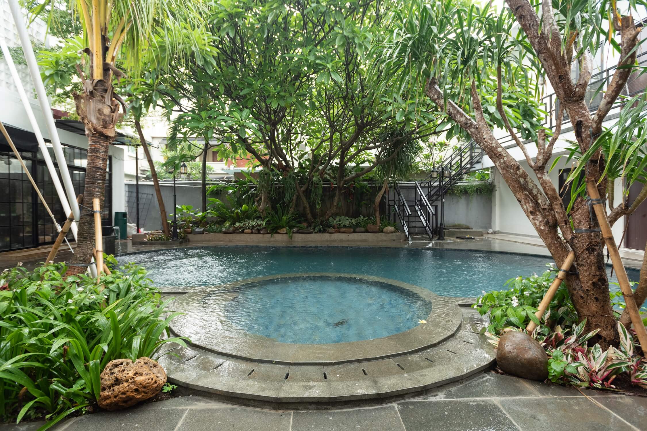 Casa Amaroossa Lounge Swimming Pool 2