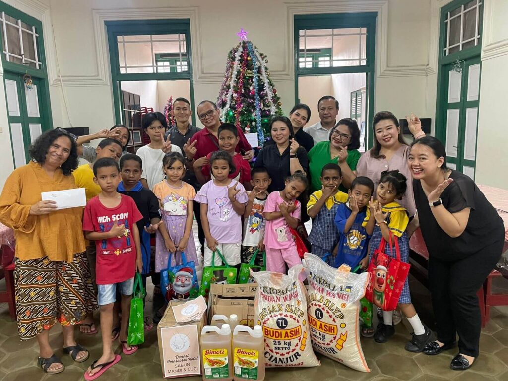 Sukacita Ibadah Natal Dan Kunjungan Panti Asuhan Amaroossa Hotels Indonesia