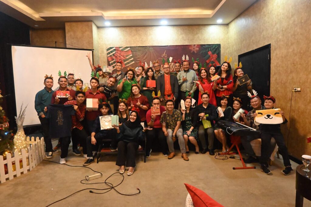 Sukacita Ibadah Natal Dan Kunjungan Panti Asuhan Amaroossa Hotels Indonesia — image 2